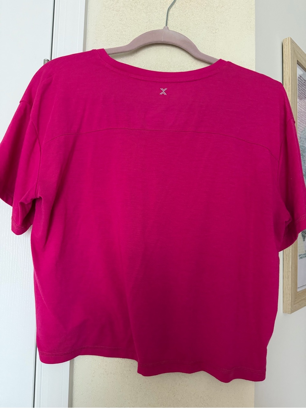 Xersion Boxy Short Sleeve Cropped Tee in Fuchsia Pink - Picture 3 of 4